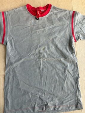 Men's Gray Short Sleeve Tee with Red Trim